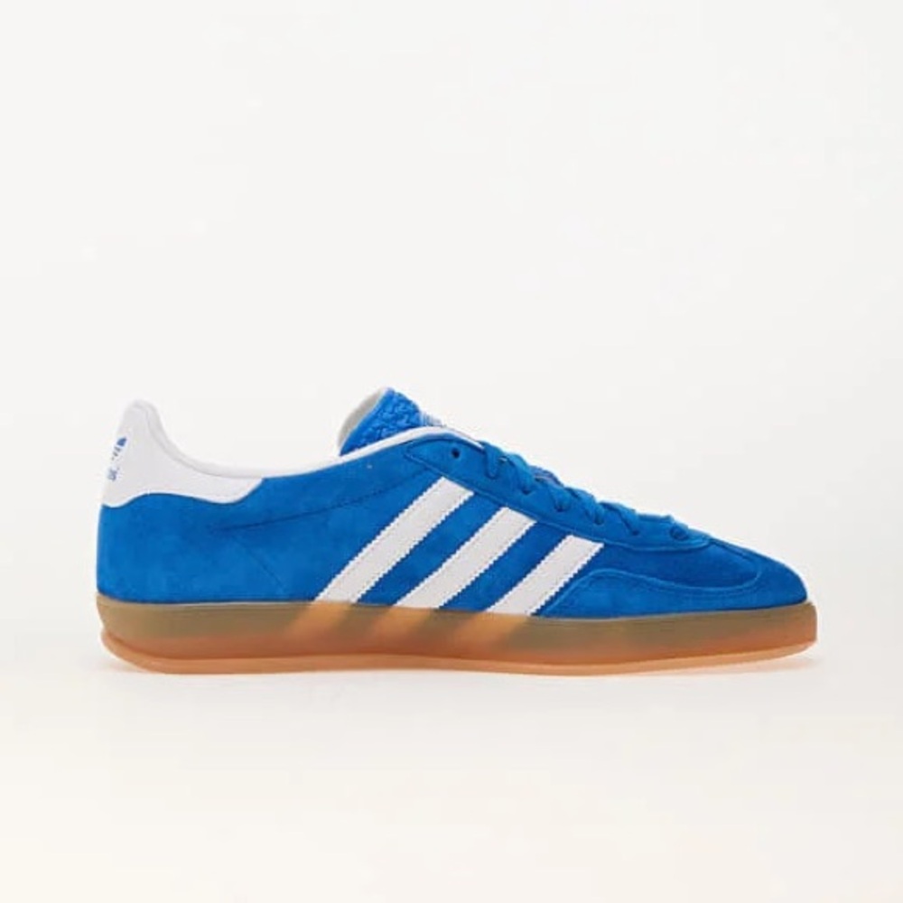 ADIDAS GAZELLE INDOOR SHOES IN BLUE BIRD / CLOUD WHITE